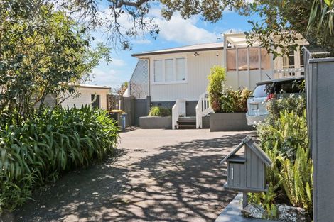Photo of property in 1 Marewa Street, Te Atatu South, Auckland, 0610