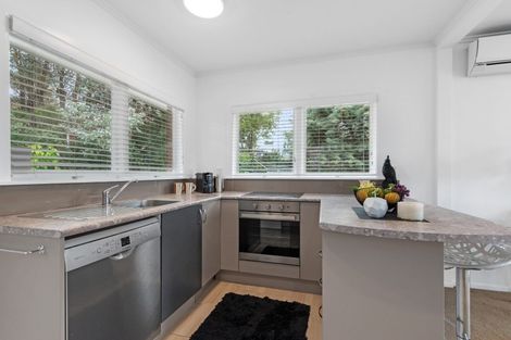 Photo of property in 4/32 Wicklow Road, Narrow Neck, Auckland, 0622