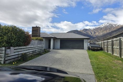 Photo of property in 28 Lochnagar Drive, Lake Hayes, Queenstown, 9304