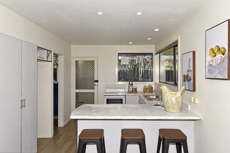 Photo of property in 2/23 Broadfell Avenue, Avonhead, Christchurch, 8042