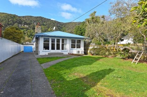 Photo of property in 8 Maire Street, Eastbourne, Lower Hutt, 5013