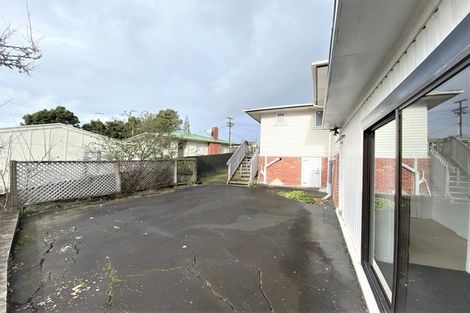Photo of property in 37 Amberley Avenue, Te Atatu South, Auckland, 0610