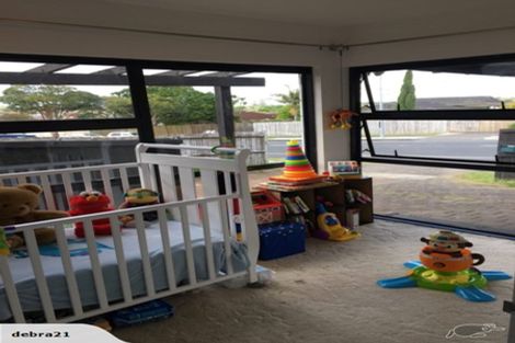 Photo of property in 1/84 Prince Regent Drive, Half Moon Bay, Auckland, 2012