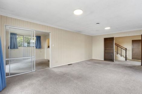Photo of property in 2/427 Memorial Avenue, Burnside, Christchurch, 8053