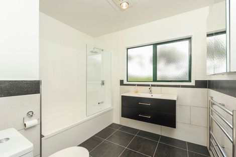 Photo of property in 53 Welsh Hills Road, Swanson, Auckland, 0614