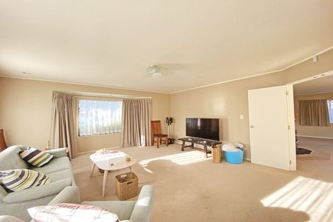 Photo of property in 38 West Fairway, Golflands, Auckland, 2013