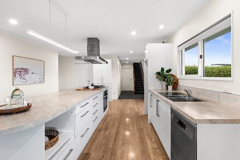 Photo of property in 10 Sutton Avenue, Clive, 4102