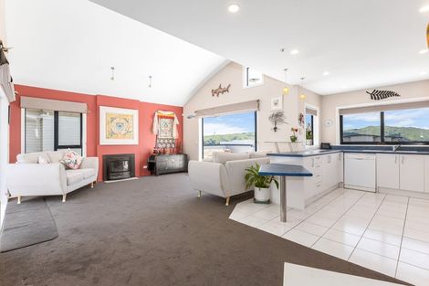 Photo of property in 8 Bowsprit Way, Whitby, Porirua, 5024