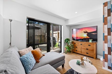 Photo of property in 4/6 South Pacific Place, Henderson, Auckland, 0612