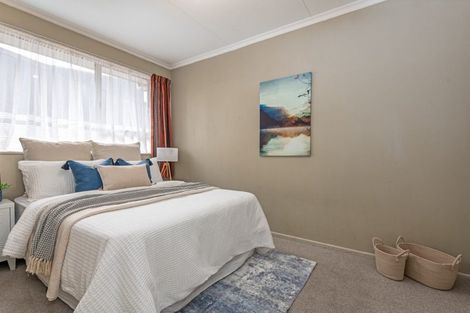 Photo of property in 12 Kiwi Court, Roslyn, Palmerston North, 4414