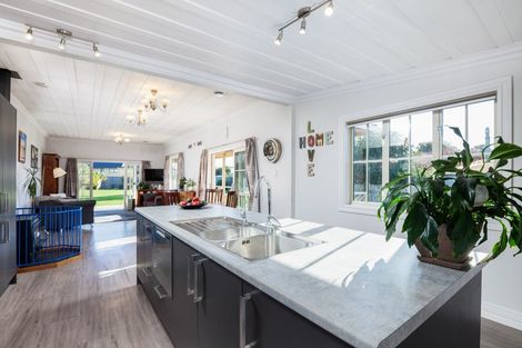 Photo of property in 14 Bosworth Street, Egmont Village, 4372