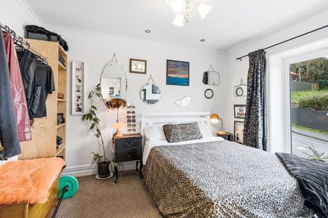 Photo of property in 47 Hawkhurst Road, Lyttelton, 8082