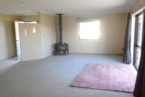 Photo of property in 3 Manuka Place, Whalers Gate, New Plymouth, 4310