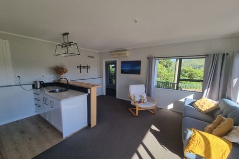 Photo of property in 20 Bay Lair Grove, Island Bay, Wellington, 6023