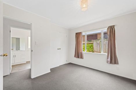 Photo of property in 2/30 Forest Hill Road, Henderson, Auckland, 0612