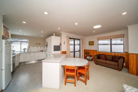 Photo of property in 7 Rimu Street, Strandon, New Plymouth, 4312