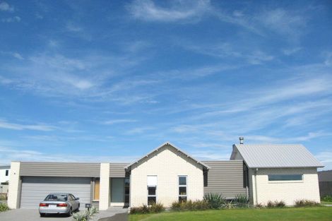Photo of property in 91 Aston Drive, Waimairi Beach, Christchurch, 8083
