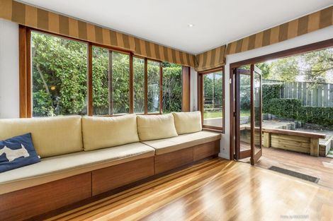 Photo of property in 22 Tai Paku Paku Road, Karaka Bays, Wellington, 6022