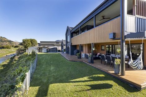 Photo of property in 15 Beach Road, Waikawa, Picton, 7220