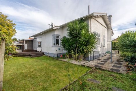 Photo of property in 13 Forest Lake Road, Forest Lake, Hamilton, 3200