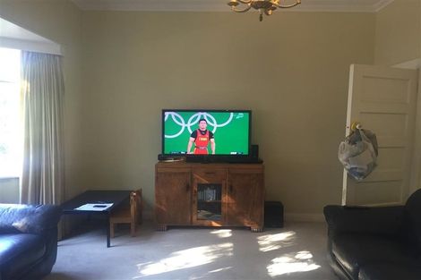 Photo of property in 37 Dorking Road, Brooklyn, Wellington, 6021