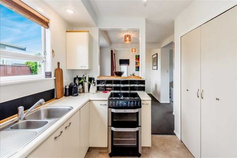 Photo of property in 43 Walton Road, Paraparaumu Beach, Paraparaumu, 5032