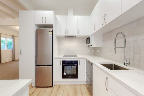 Photo of property in 124 Glenmore Street, Northland, Wellington, 6012