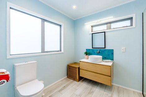 Photo of property in 11 Hicks Crescent, Waikanae Beach, Waikanae, 5036