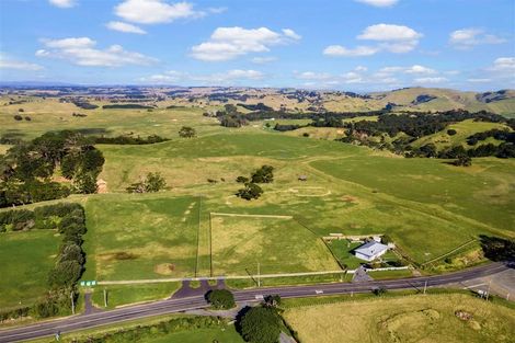 Photo of property in 2586 Awhitu Road, Awhitu, 2684