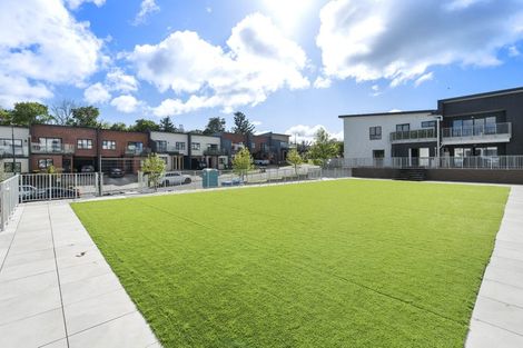 Photo of property in 2/132 Stancombe Road, Flat Bush, Auckland, 2016