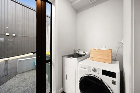 Photo of property in 2/25 Thackeray Street, Hamilton Lake, Hamilton, 3204