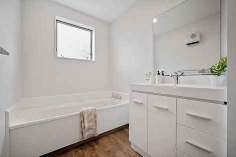 Photo of property in 2/32 Prestons Road, Redwood, Christchurch, 8051