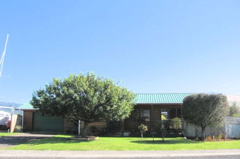 Photo of property in 25 Cholmondeley Crescent, Whitianga, 3510