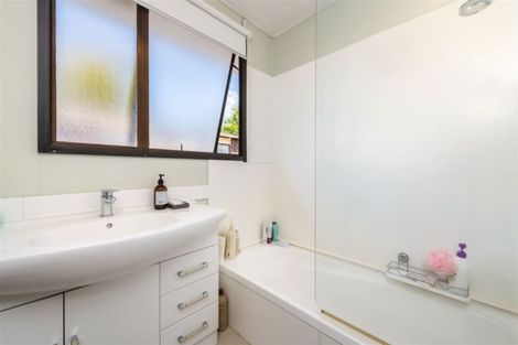 Photo of property in 2/88 Roberts Road, Te Atatu South, Auckland, 0610