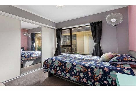 Photo of property in 3 Voltaire Court, Botany Downs, Auckland, 2010