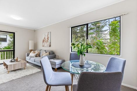 Photo of property in 3 Fernhaven Place, Massey, Auckland, 0614
