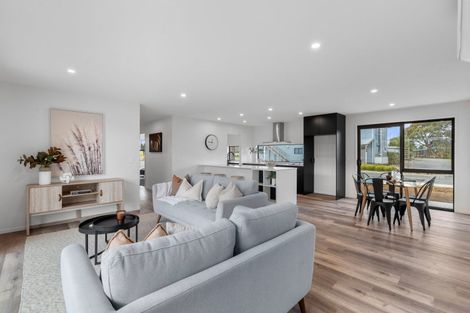 Photo of property in 1 Kakariki Crescent, Carterton, 5713