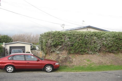 Photo of property in 128 Renown Road, Raumati South, Paraparaumu, 5032