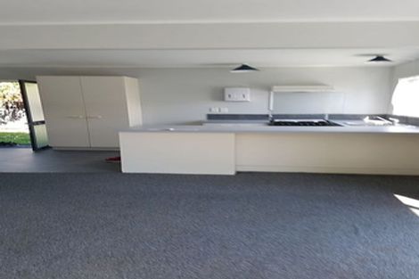 Photo of property in 15 Caspian Close, New Lynn, Auckland, 0600