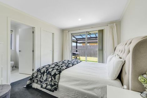 Photo of property in 10 Manawaroa Close, Grandview Heights, Hamilton, 3200