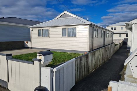 Photo of property in 13 Trent Street, Island Bay, Wellington, 6023