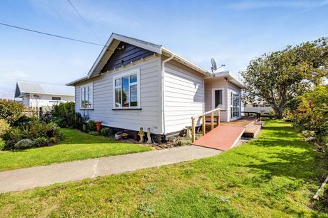 Photo of property in 51 Dixon Avenue, Hawera, 4610