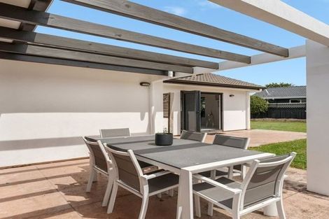Photo of property in 98 Santa Monica Drive, Papamoa Beach, Papamoa, 3118