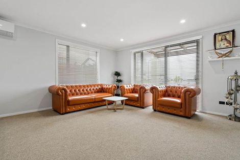 Photo of property in 30 Kauri Heart Avenue, Takanini, 2112