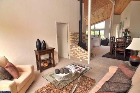 Photo of property in 2 Shirley Road, Parau, Auckland, 0604