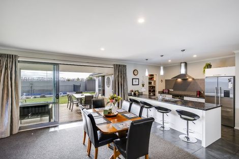 Photo of property in 10 Wanaka Place, Poraiti, Napier, 4112