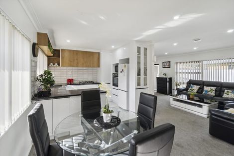 Photo of property in 1/27 Scott Road, Papakura, 2110