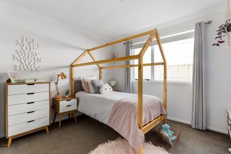 Photo of property in 19 Cupples Street, Papamoa Beach, Papamoa, 3118