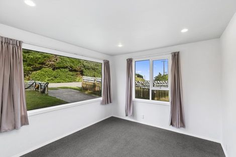Photo of property in 1072 Makara Road, Makara Beach, Karori, 6972