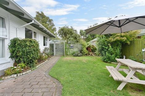 Photo of property in 2/1 Leeman Place, Redwood, Christchurch, 8051